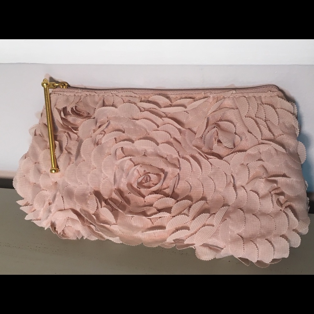 H&M Clutch. Rosette blush. Pristine condition. - Picture 2 of 4